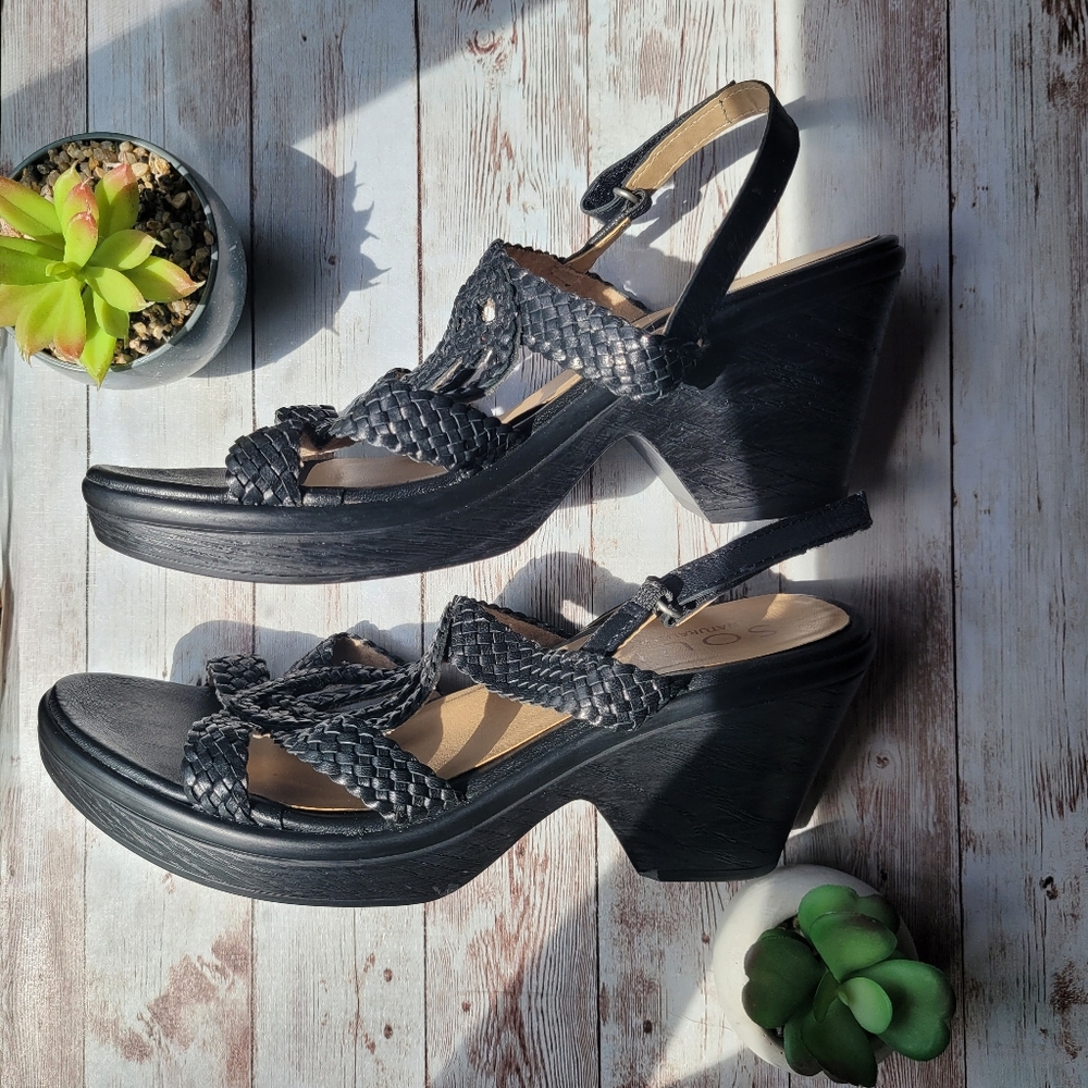 EUC Soul Naturalizer sandals